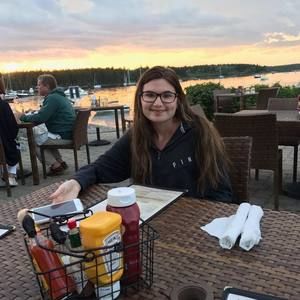 Meet your Posher, Alyssa